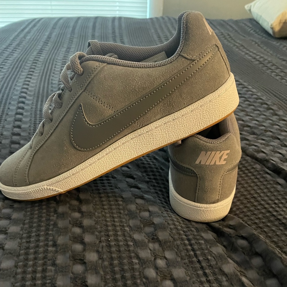 Nike skate shoes